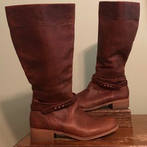 Lands’ End wide-calf tall leather boots.